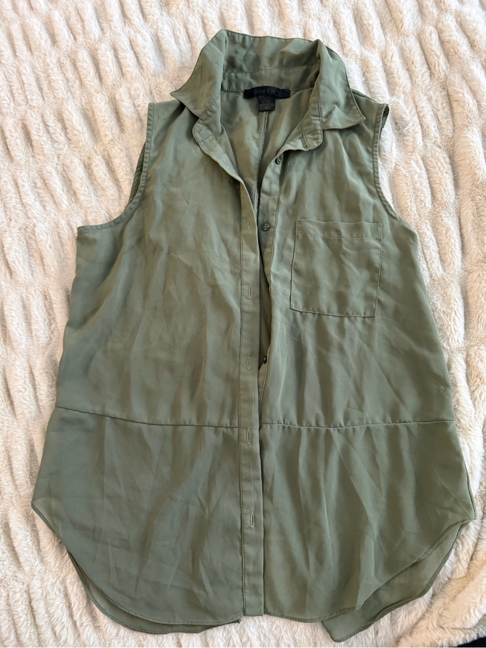 Sleeveless Button-Front Utility Top in Olive Green